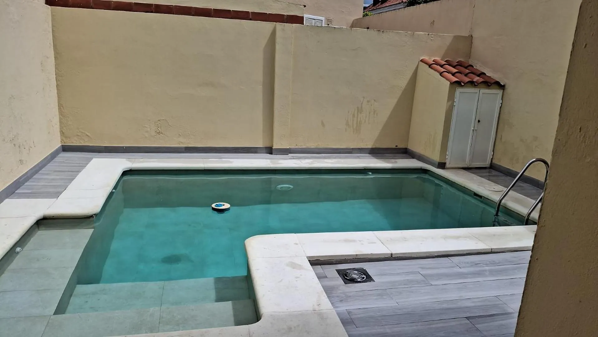 Selva House Sevilla 滨河科里亚 0*,
